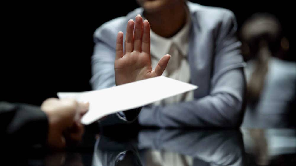 HECHOS, NO ARGUMENTOS