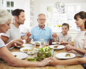 LO QUE UNE A LA FAMILIA